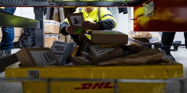 Francia impone una tassa di 2 euro sui pacchi extra‑UE per contrastare la concorrenza cinese