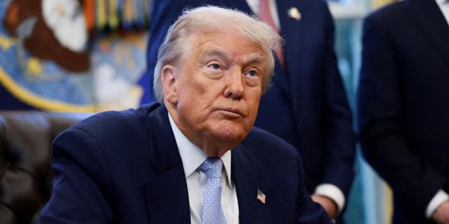 Trump firma la legge che svela il fascicolo di Epstein