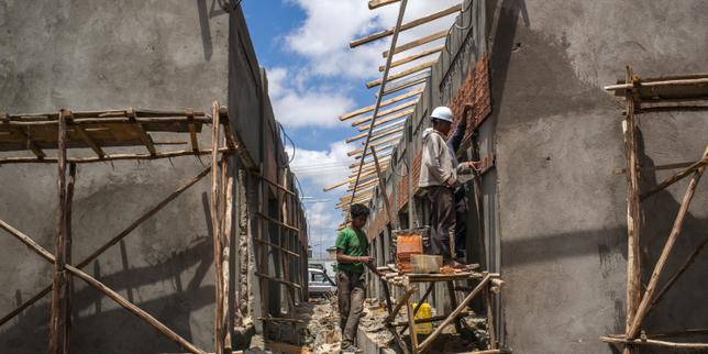 Macron: la Francia sosterrà la transizione di Madagascar dopo il colpo di stato