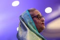 Bangladesh: ex premier Sheikh Hasina condannata a morte in assenza per omicidio e torture nella repressione del 2023
