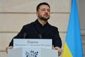 Zelensky a Ginevra: la Russia deve risarcire l'Ucraina, Trump mette in dubbio i negoziati, il parlamento ucraino respinge la cessione territoriale