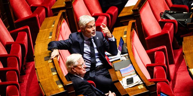 Nuova proposta di Wauquiez: il velo ai minori diventa vietato in Francia