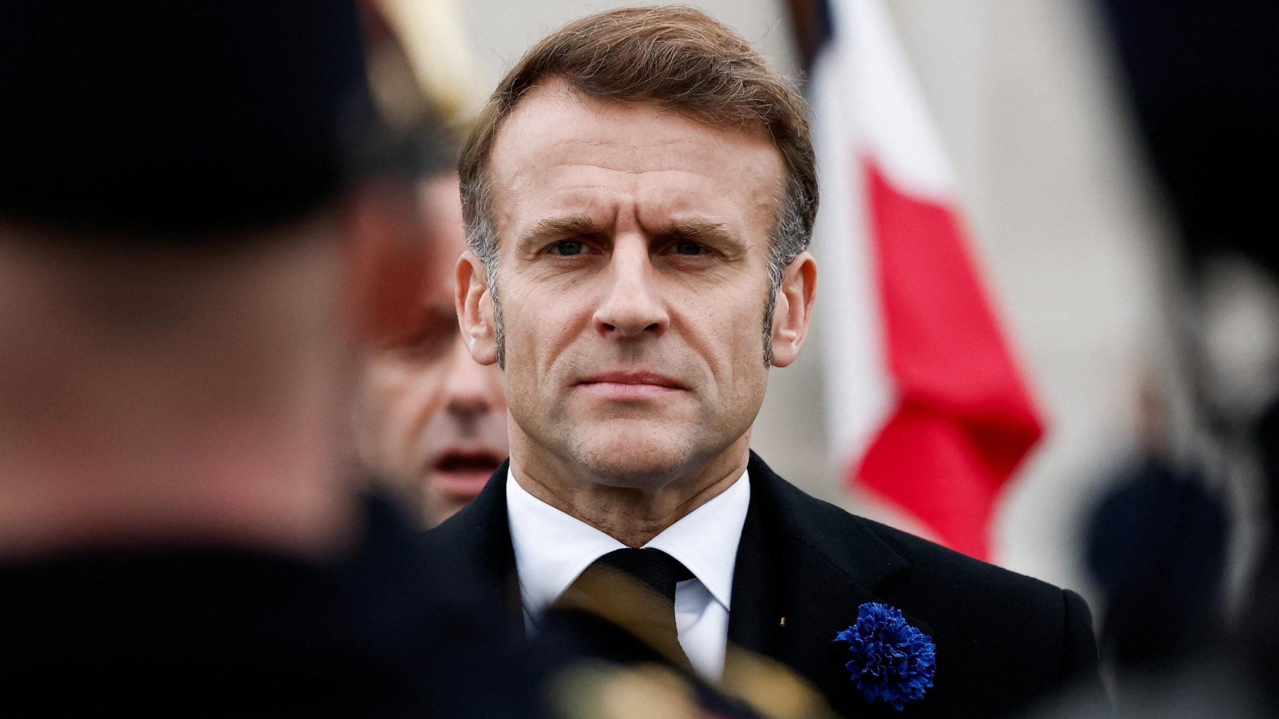 Macron promuove il ritorno al servizio militare: ambizioni politiche e ostacoli internazionali