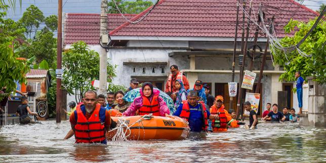 Inondazioni in Indonesia: 84 vittime, decine di scomparse e impatti anche in Thailandia e Malaysia