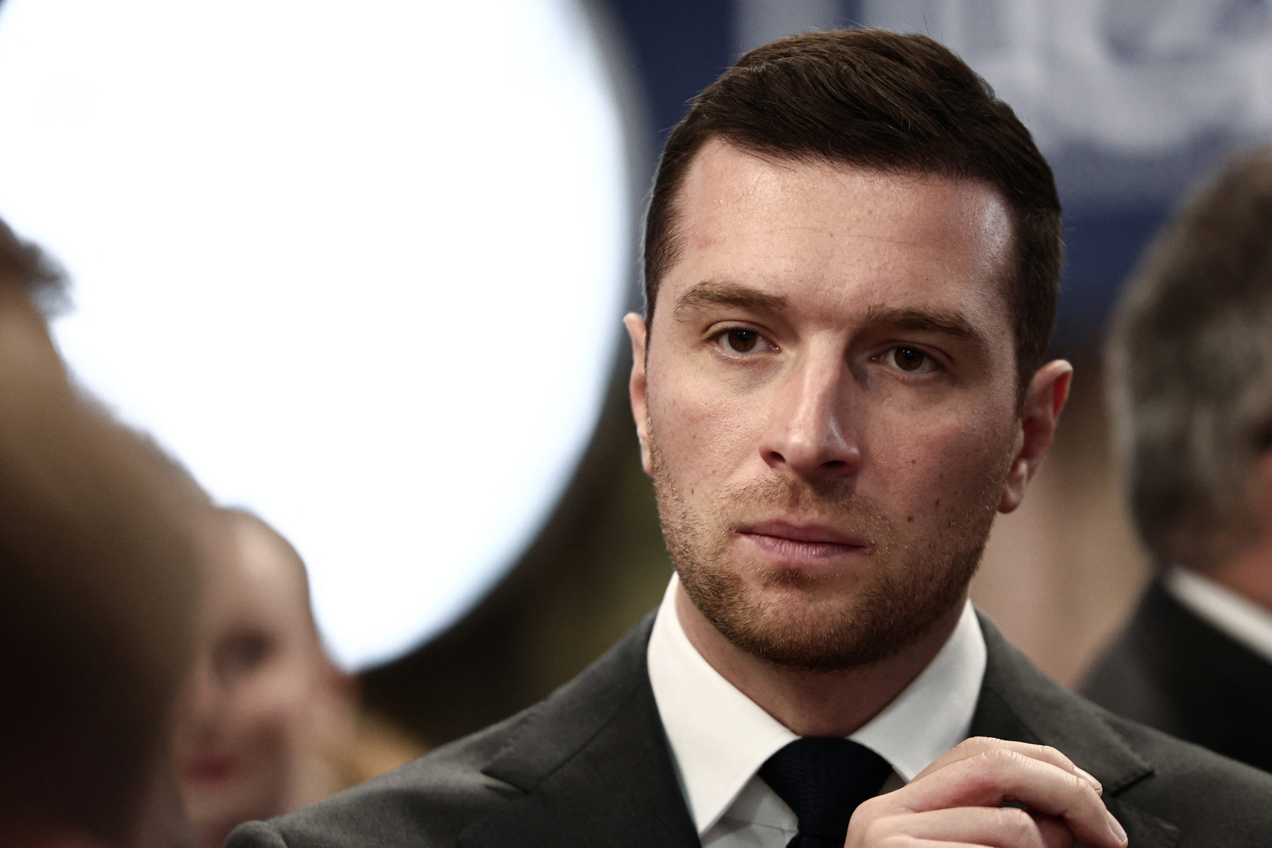 Uovo su Bardella: l’uomo di 70 anni già coinvolto in attacco a Zemmour