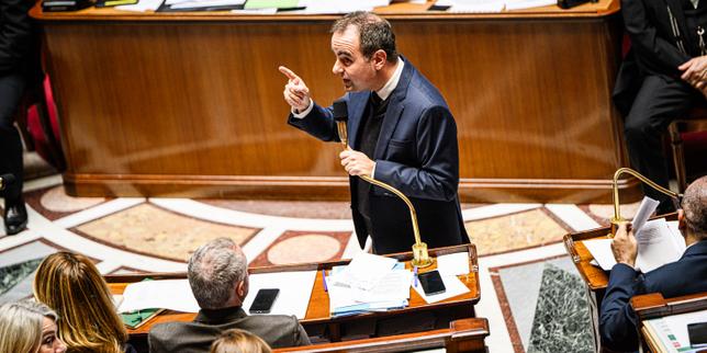 La Francia considera l'ordinanza per approvare il bilancio nazionale: un passo senza Parlamento