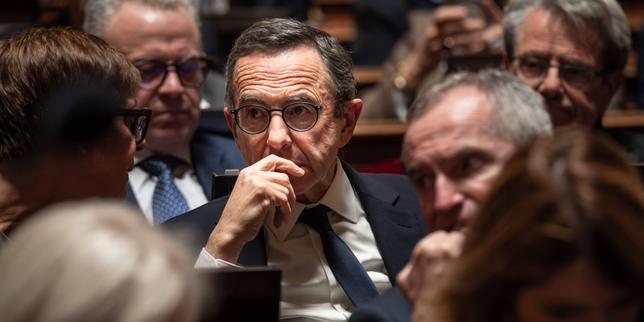 Les Républicains lanciano 17 proposte contro l'islamismo, includendo il divieto del velo ai minori