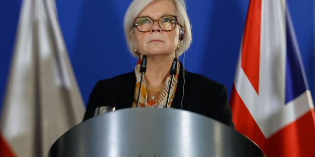 Ministra delle Forze Armate si oppone al commento di un ufficiale che invita la Francia a “accettare di perdere i figli”