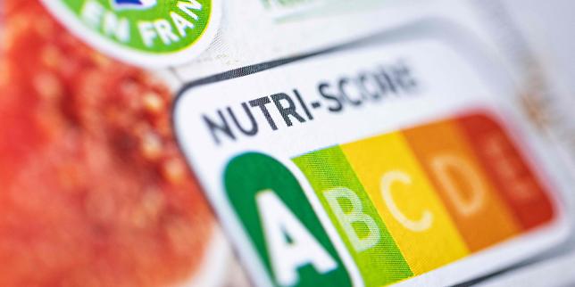 Il Senato francese respinge la proposta di obbligo Nutri-score e tassa per le aziende non conformi