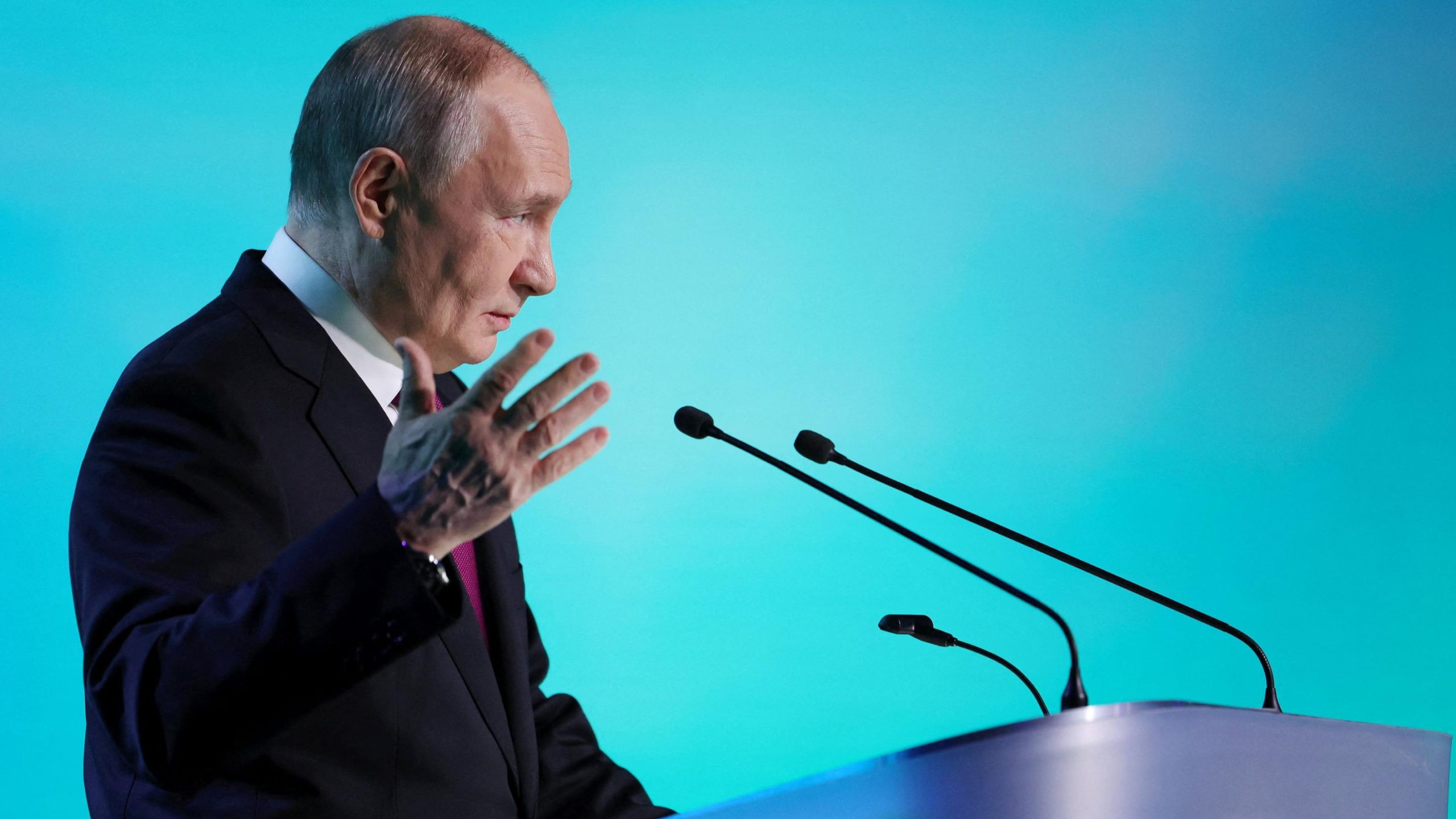 Macron: la Russia è la minaccia più grande per la Francia