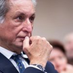 Arles in fermento: l'ex presidente di France Télévisions sfida una coalizione di sinistra e un candidato di estrema destra