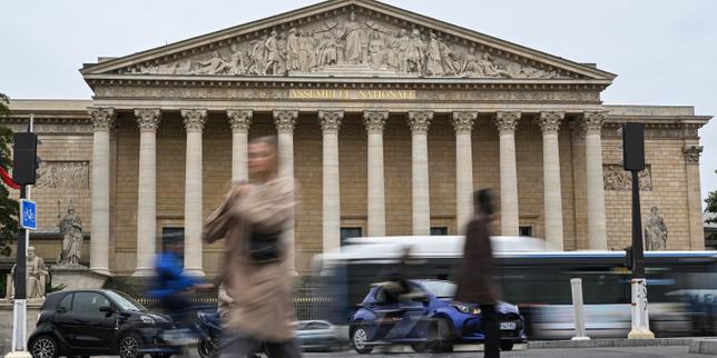 Parigi: la mobilità unilaterale del Comune rischia l'isolamento economico, avverte Medef