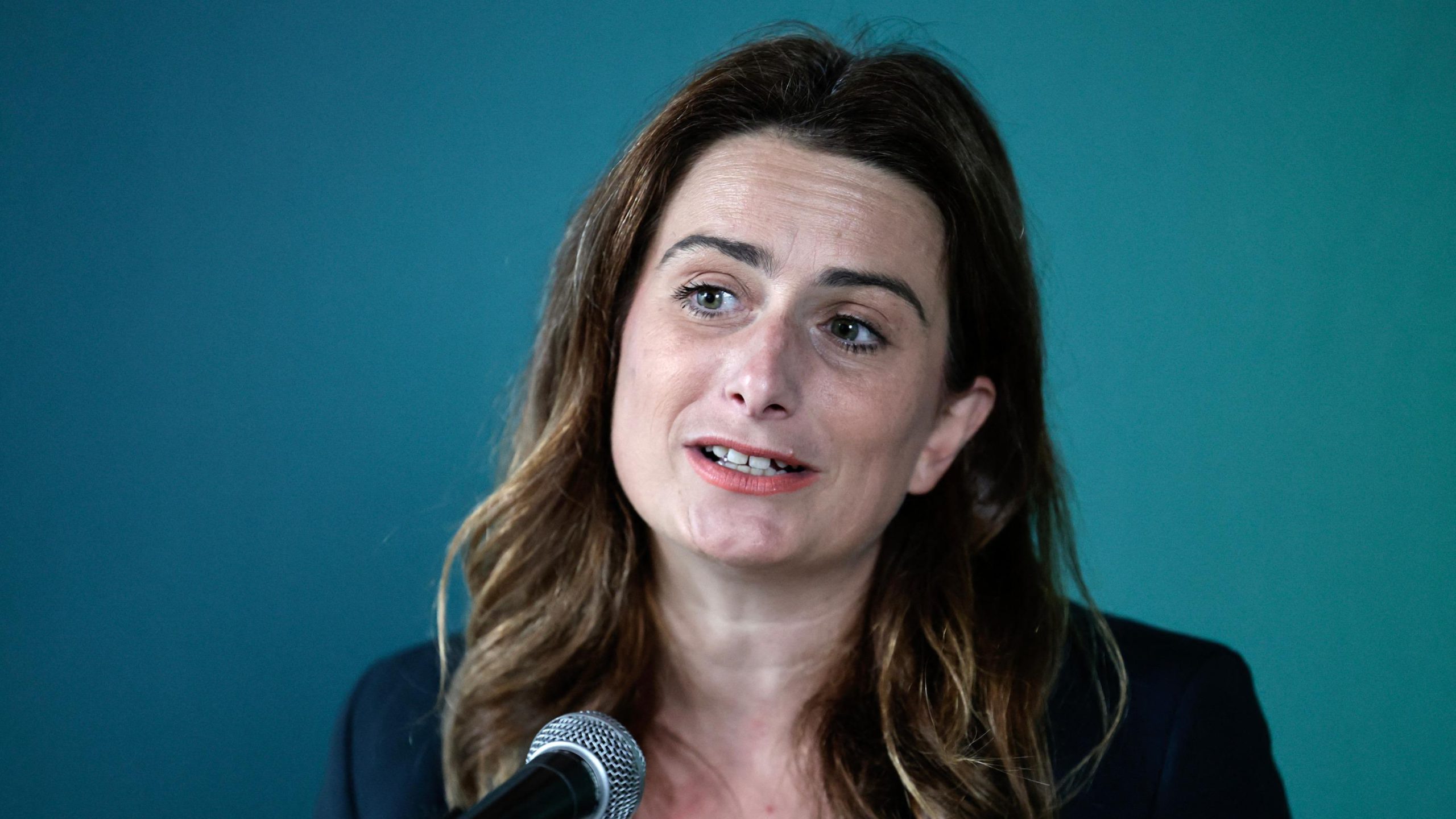 Marine Tondelier e il motto “Tenez bon, nous arrivons”: tra Resistenza e Front National