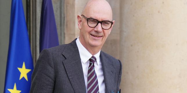 2000 dirigenti d'azienda sfidano il ministro dell'economia: tribuna contro la deriva dei dibattiti di bilancio