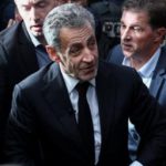 Sarkozy rompe il cordone sanitario di Chirac: la destra estrema si allontana