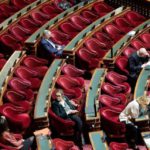 Parlamento francese approva legge speciale per finanziare lo Stato in attesa del bilancio 2026