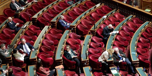 Parlamento francese approva legge speciale per finanziare lo Stato in attesa del bilancio 2026