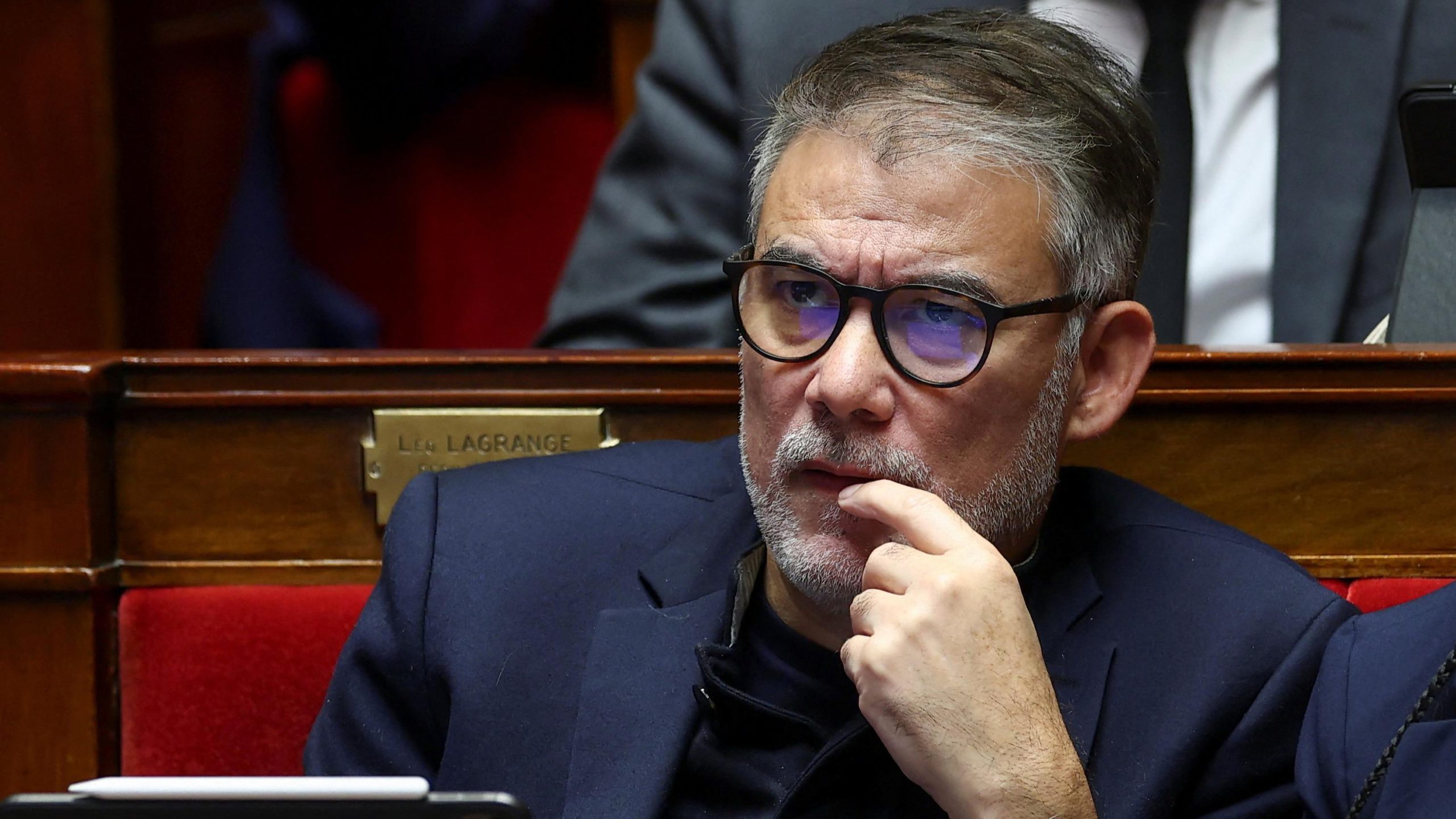 Faure e Lecornu: l’accordo che lega il successo socialista all’adozione del bilancio