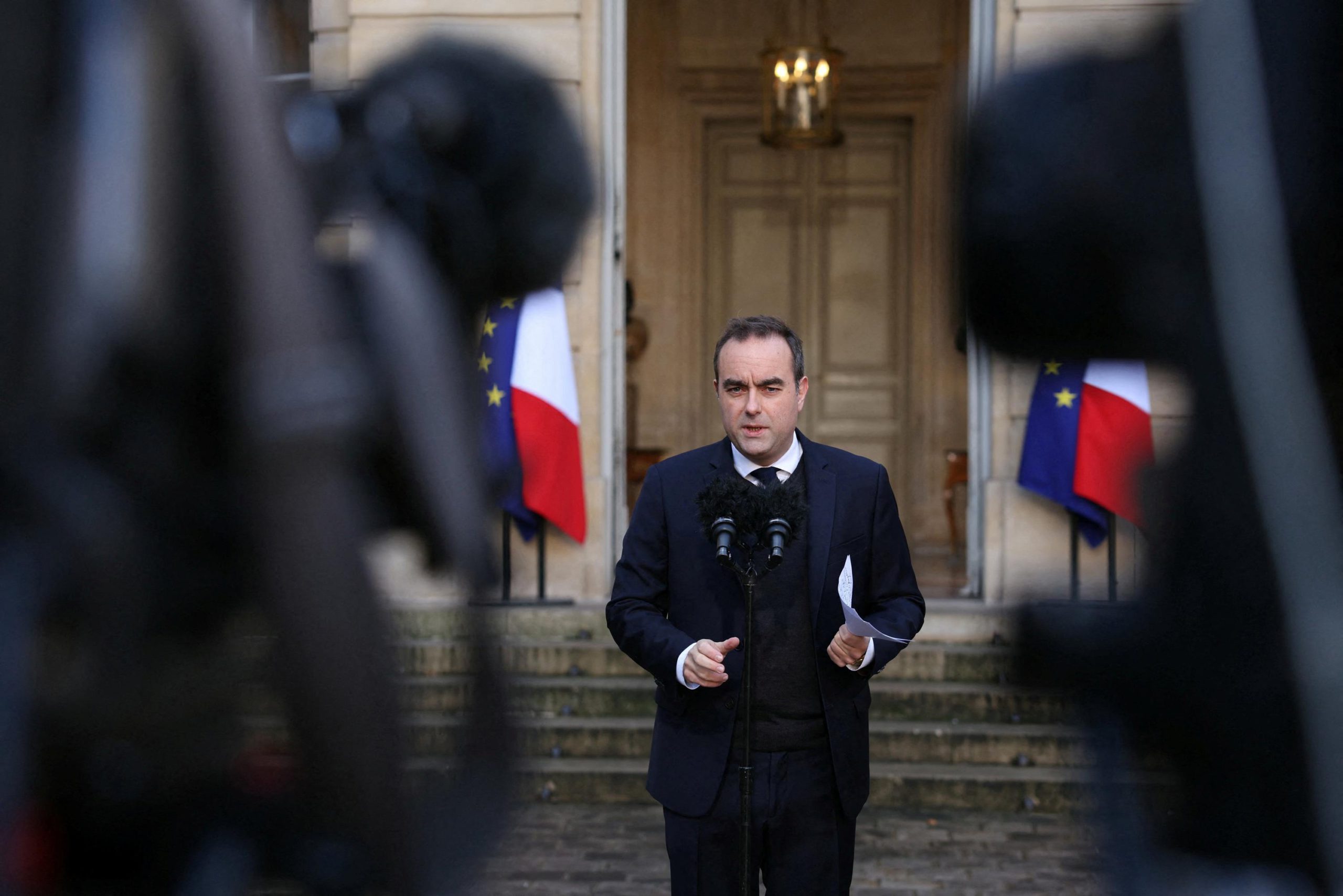 Il governo abbandona le cartoline di auguri cartacee: passaggio alla comunicazione elettronica per risparmiare e salvaguardare l’ambiente