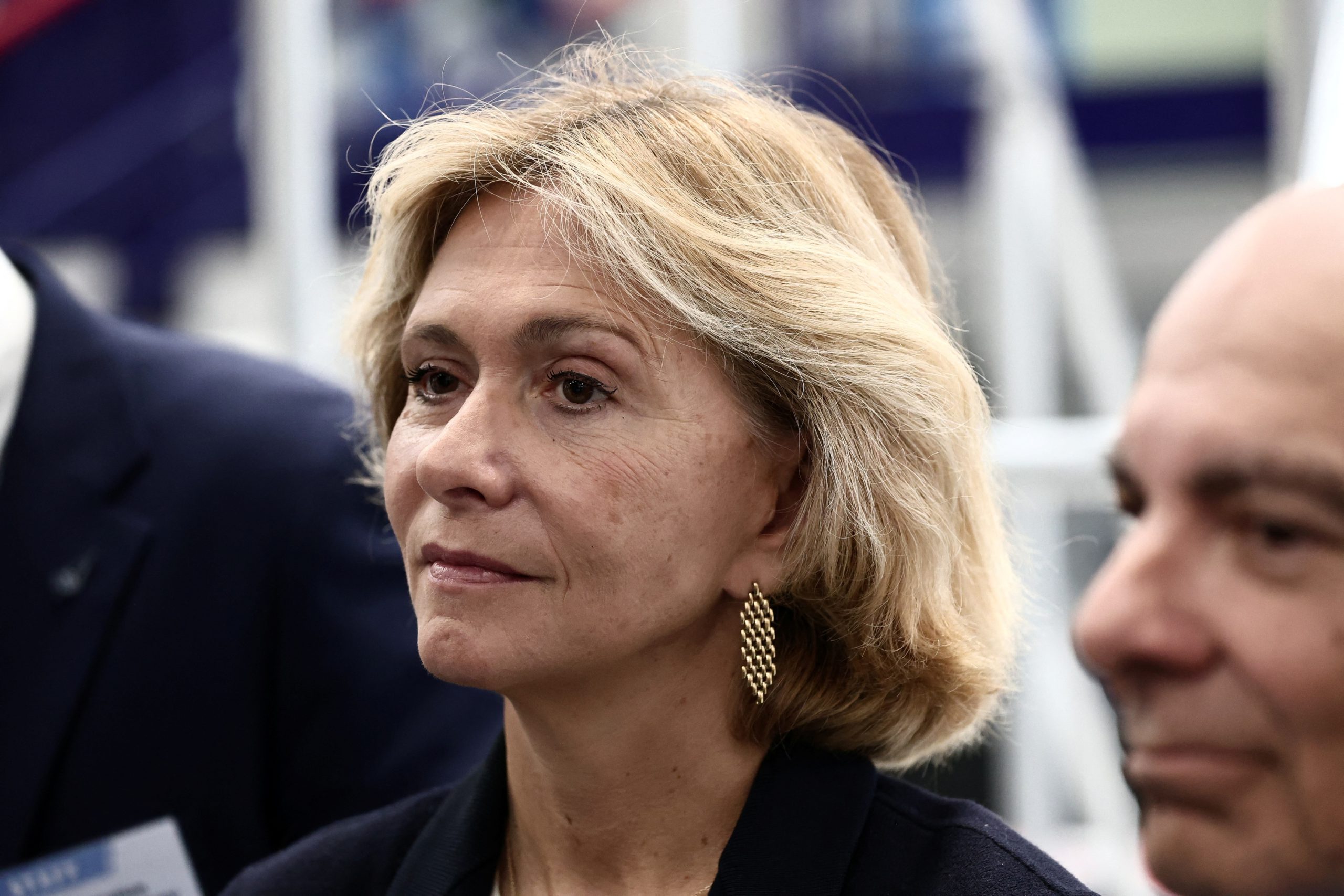 Sindaco di Chessy dimette dopo aver celebrato matrimonio di straniero sotto OQTF: la destra lo chiama “absurdo”