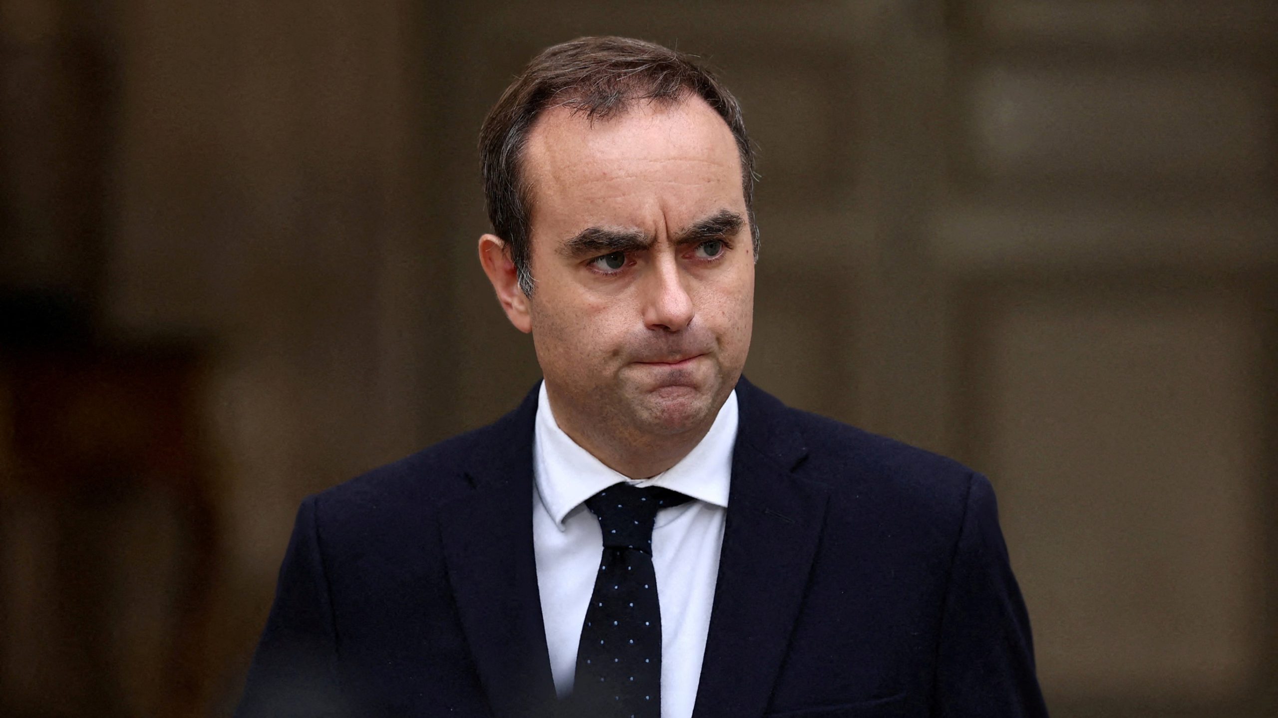 Governo francese ricorre all'articolo 49.3 per superare il blocco di bilancio