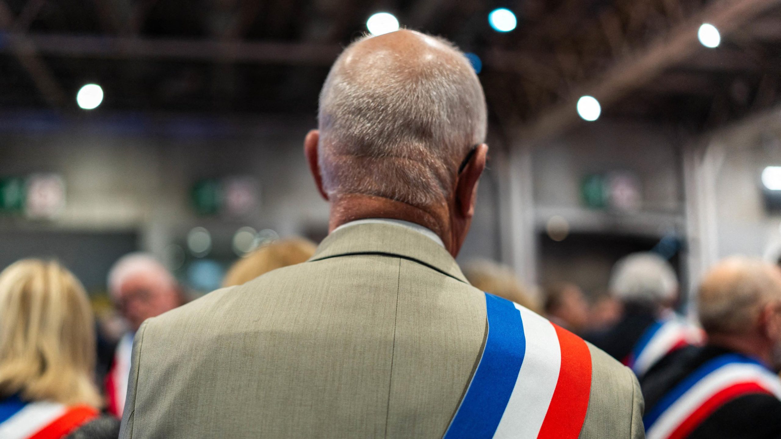 Sindaci oltre i 70 anni: dilemma tra un ultimo mandato e la rinuncia, a tre mesi dalle elezioni municipali francesi