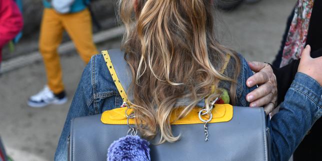 Scuole chiuse in Francia: la crisi demografica e le ripercussioni sulle famiglie e sulle elezioni comunali