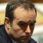 Il primo ministro francese chiama a sospendere le tensioni politiche tra i deputati