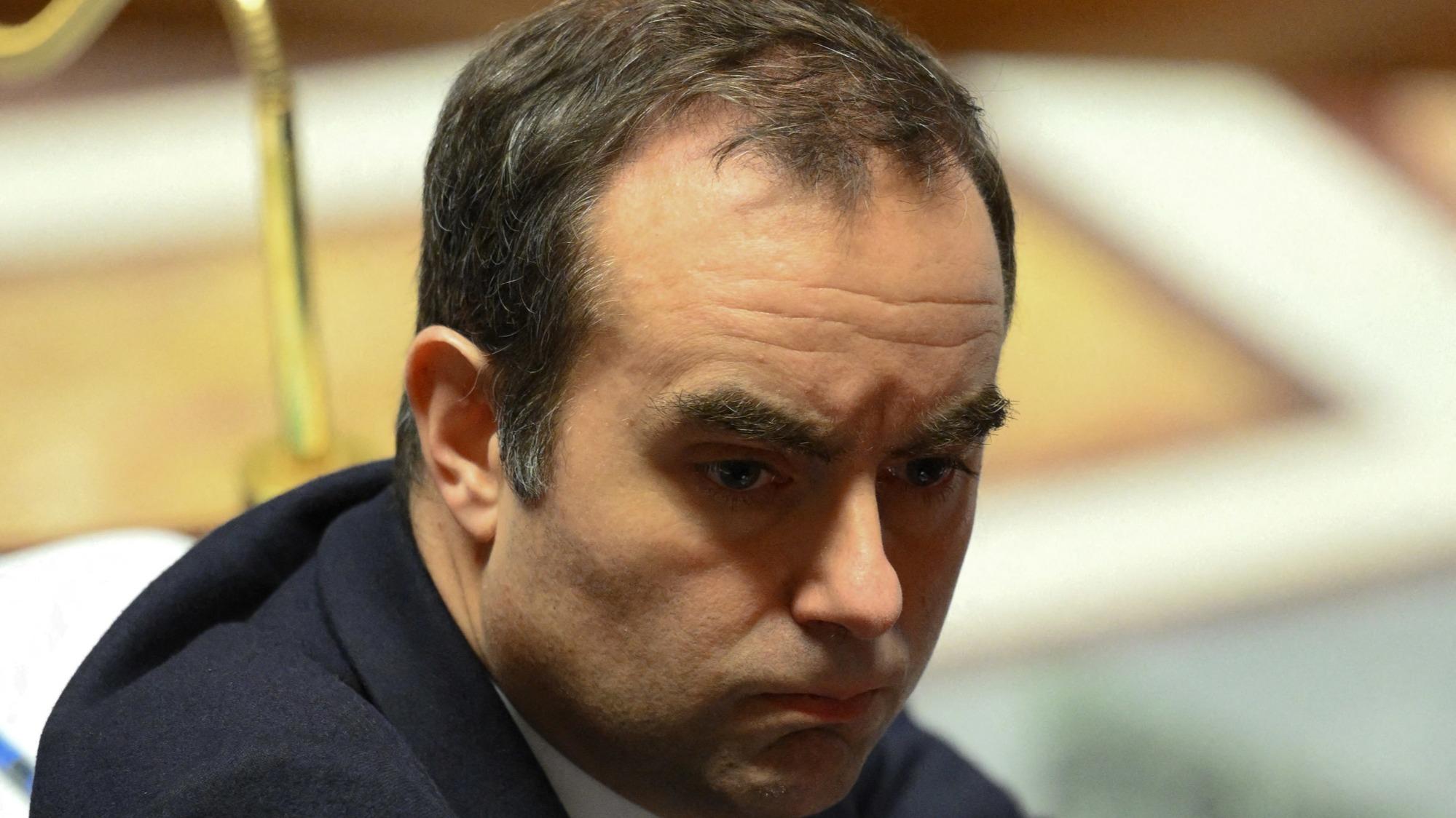 Il primo ministro francese chiama a sospendere le tensioni politiche tra i deputati