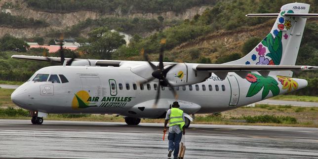 Air Antilles sospende i voli: migliaia di passeggeri in attesa di alternative