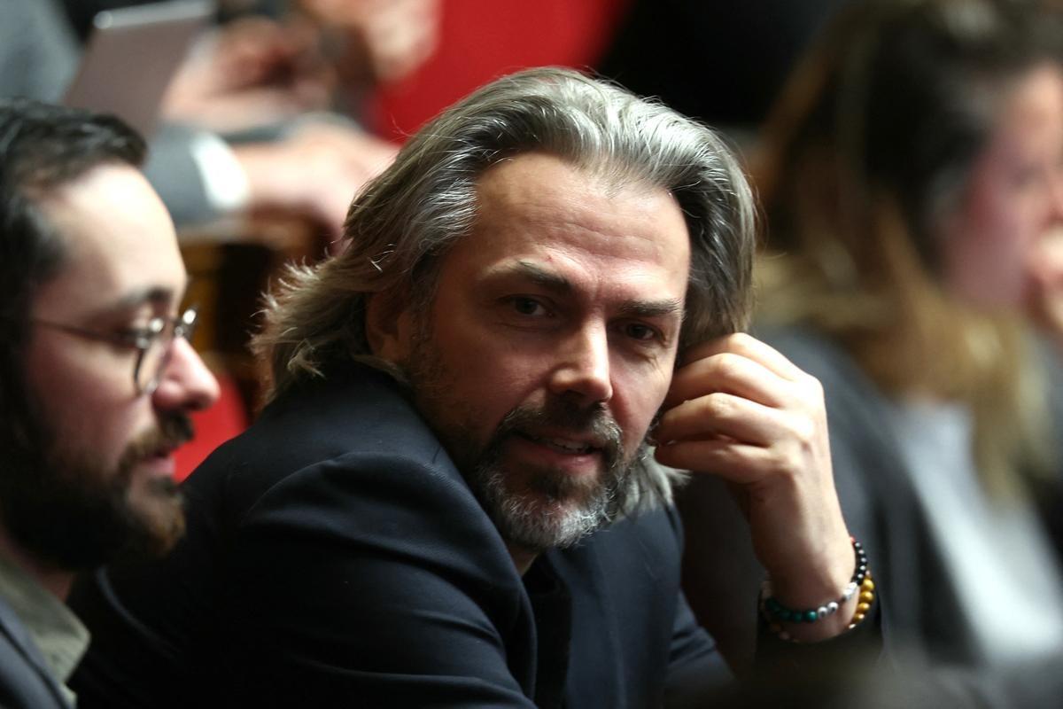 LFI propone 15 ore di lavoro settimanale e congedo parentale di 5 anni