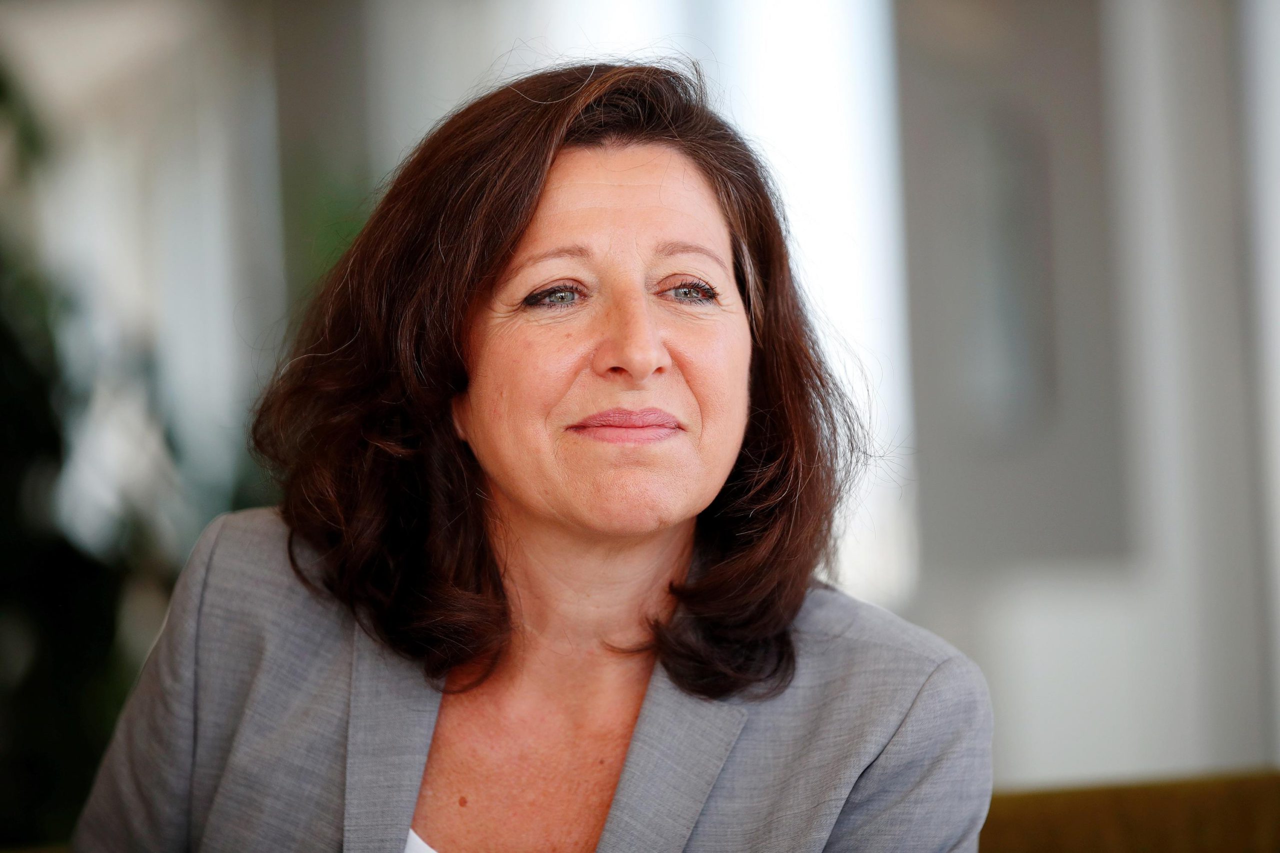 Agnès Buzyn: la spesa sanitaria francese è in crisi e richiede riforme urgenti