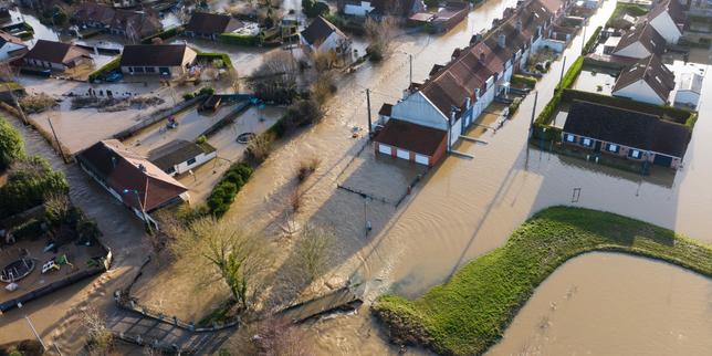 Il clima al centro delle elezioni municipali francesi del 2026: voti, pressioni e nuove politiche verdi