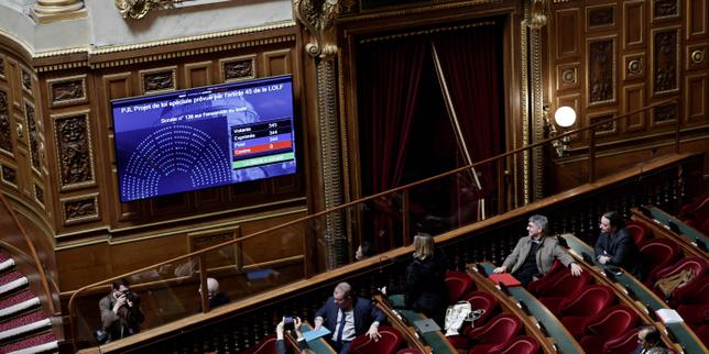 La Francia adotta una legge di bilancio temporanea per evitare un blocco finanziario: data, scopo e conseguenze