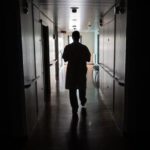 Stabilità dei rimborsi ospedalieri 2026: il governo francese mantiene i tassi invariati, le strutture affrontano la pressione finanziaria