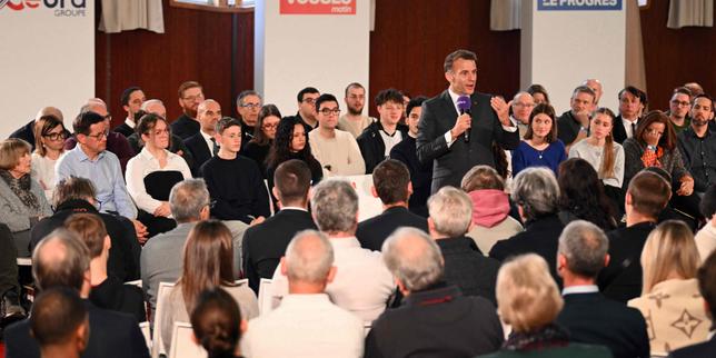 Macron: lo Stato non introdurrà un’etichetta per i media