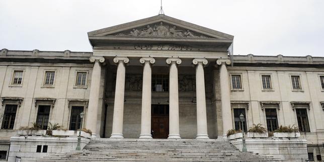 Indagine a Marsiglia: agente amministrativa ricompensata per consultazione illecita di documenti della DZ Mafia