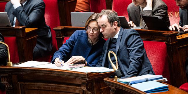 Francia approva il nuovo bilancio della sicurezza sociale: riforma pensioni, congedo di nascita e programmi di vaccinazione