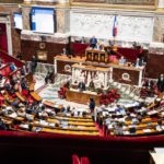 La Francia ripristina la sospensione della riforma pensionistica: il nuovo bilancio della sicurezza sociale approvato