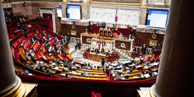 La Francia ripristina la sospensione della riforma pensionistica: il nuovo bilancio della sicurezza sociale approvato