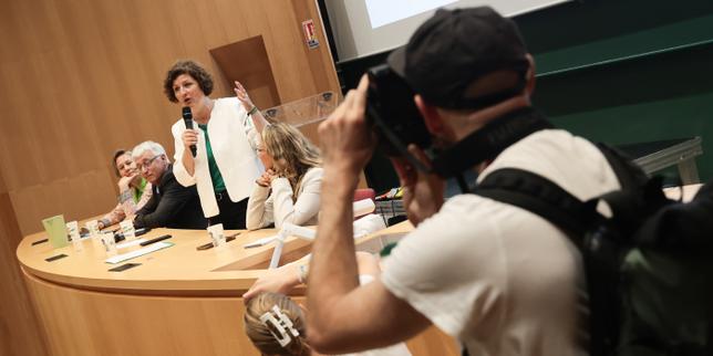 Opposizione a Strasburgo: Critiche al bilancio di Les Ecologistes mentre l'elezione resta aperta