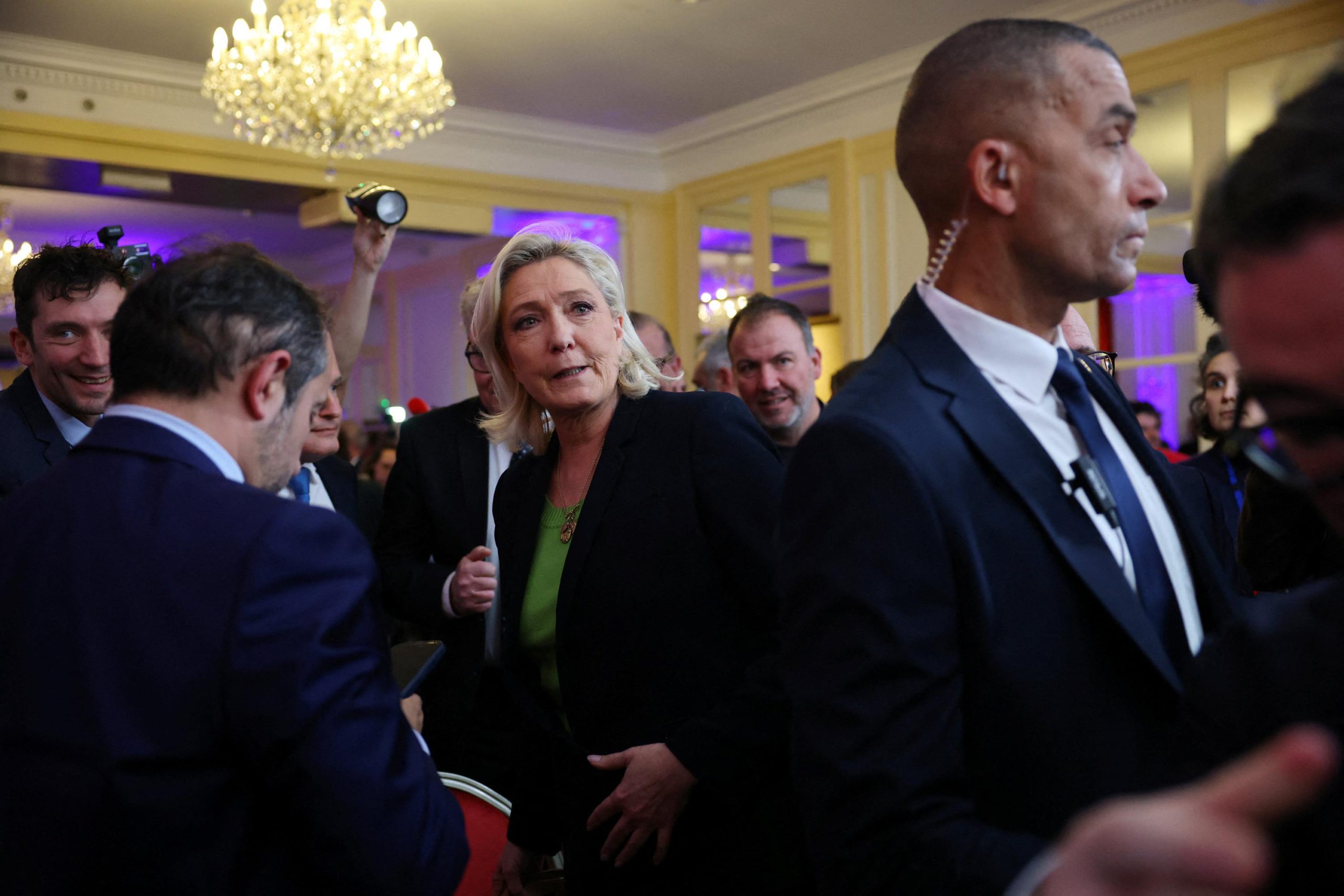 Marine Le Pen in appello: la difesa punta a limitare l'ineleggibilità a due anni