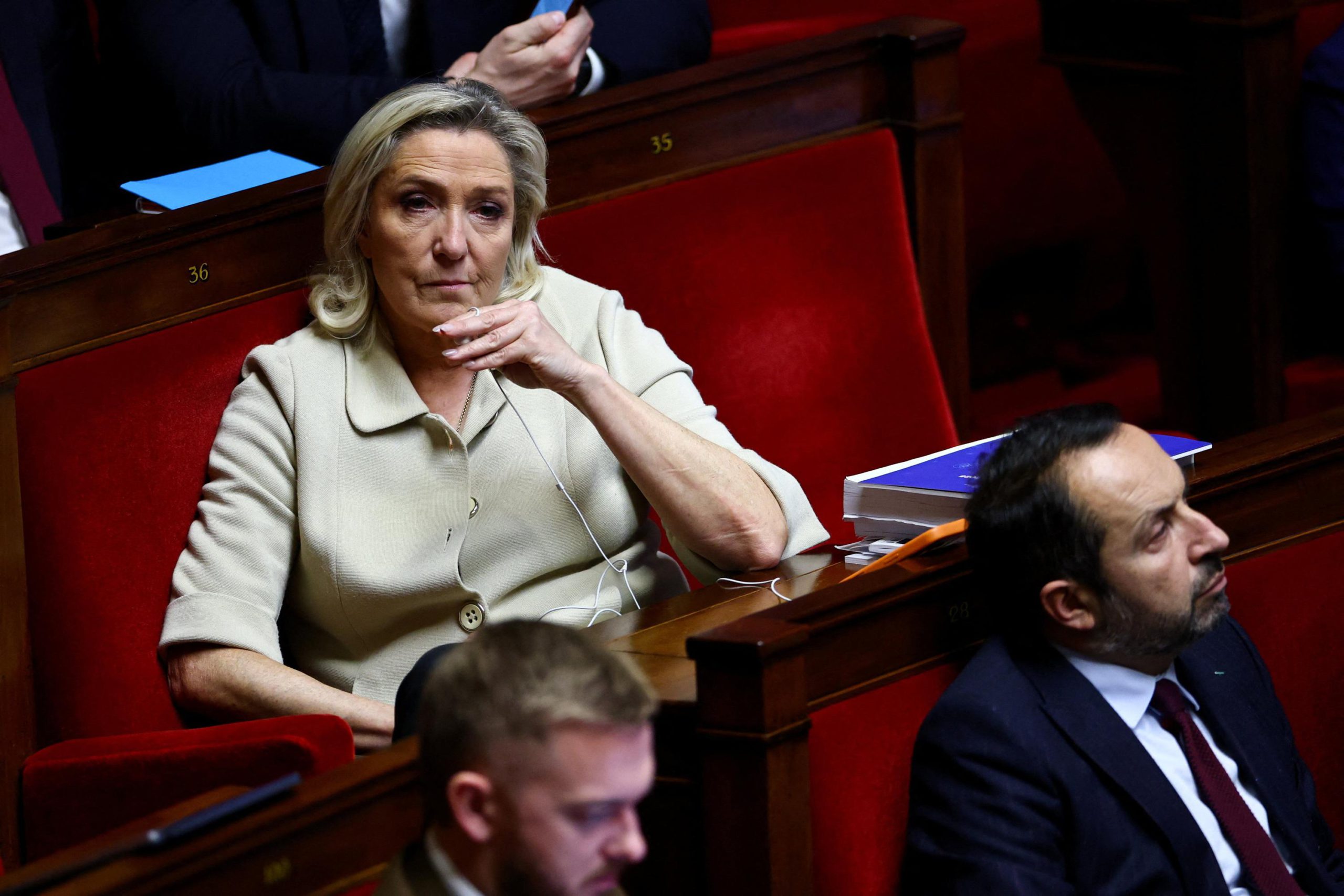 Marine Le Pen punta a nuove elezioni legislative: strategia di accelerazione in un contesto giudiziario e presidenziale del 2027