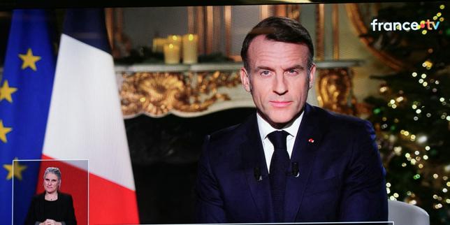 Macron si rinuncia al 2027: popolarità al minimo storico e ripercussioni politiche