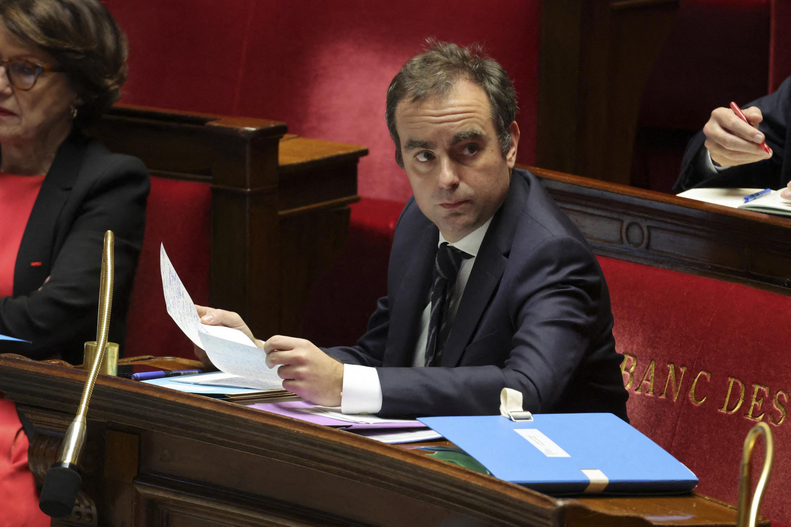 Lecornu sceglie tra ordinanze e articolo 49.3 per il bilancio francese