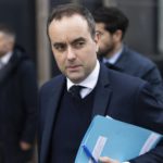 Visita a Rosny‑sous‑Bois: il Primo Ministro affronta le sfide abitative dopo le mozioni di censura