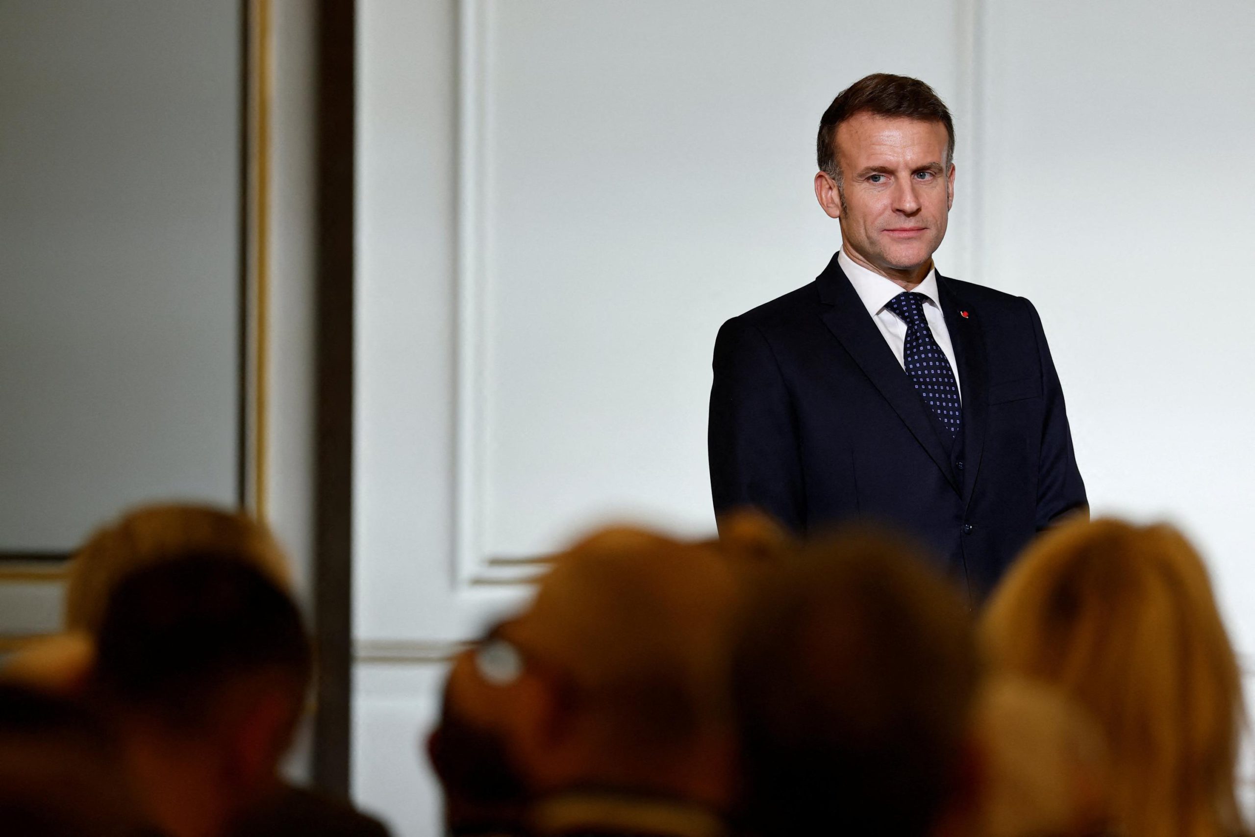 Proposta di legge europea per vietare l’uso dei social network ai minori di 15 anni: competizione normativa e potenziali impatti