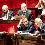 Francia mantiene la surtax di 8 miliardi di euro sulle grandi aziende per il 2026 e abbandona la riduzione della CVAE.