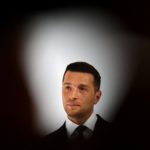 Bardella: Le Pen dimostrerà l'innocenza, la sua difesa è la verità