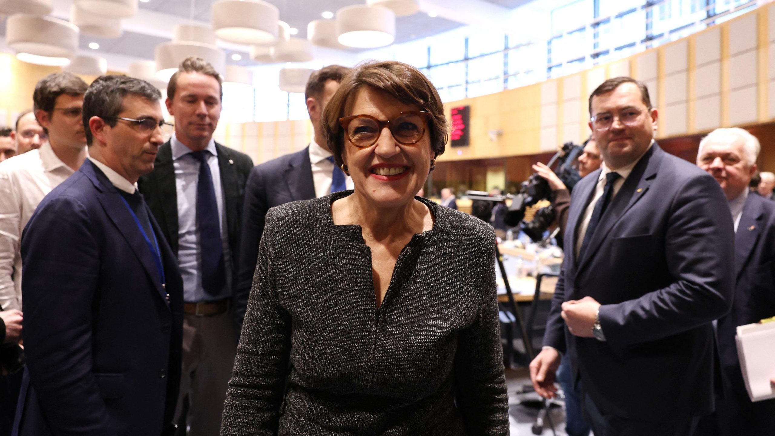 Annie Genevard a Bruxelles: stabilità della PAC e sospensione della tassa sui fertilizzanti per placare i contadini francesi